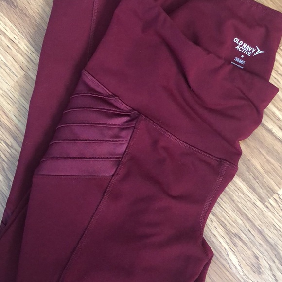 Old Navy Pants - Capri Active Leggings